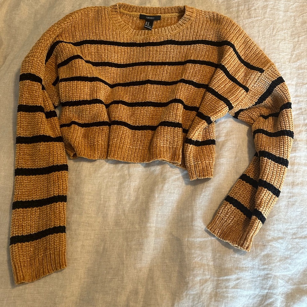 Forever 21 cropped black/gold sweater